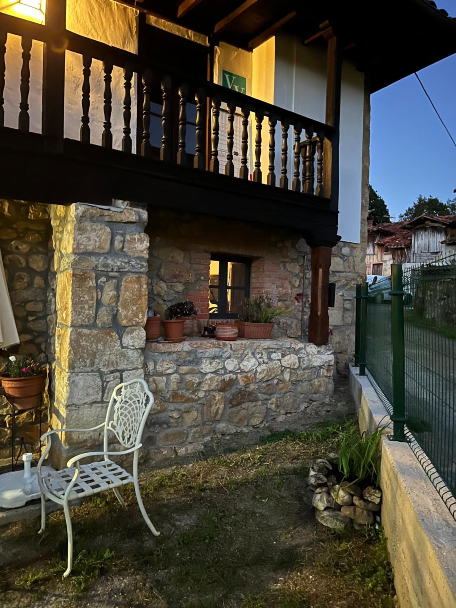 La Casina Del Corral Villa Onís Exteriör bild